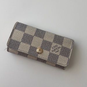 Authentic Louis Vuitton 4 Key Holder
